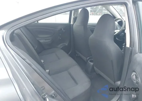 2017 Nissan Versa 1.6 S z USA, uszkodzony, nr VIN 3N1CN7AP4HL869852